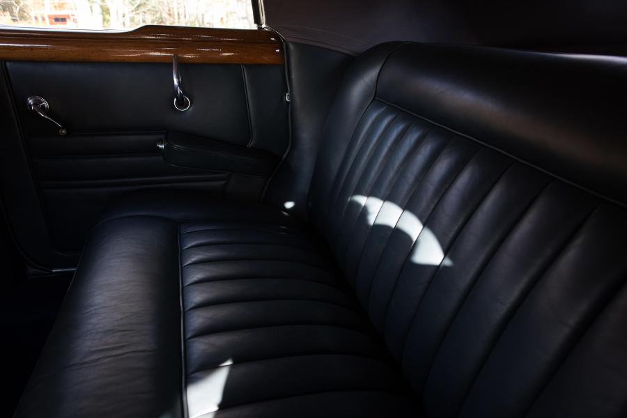Интерьер Maybach SW38 Cabriolet 1938 года  (фото 8 из 13)
